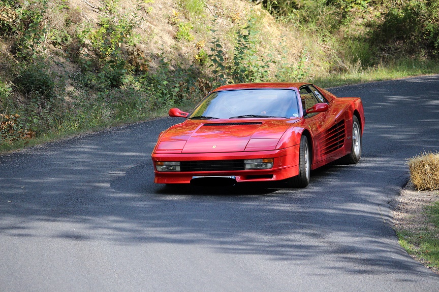 FERRARI TESTAROSSA